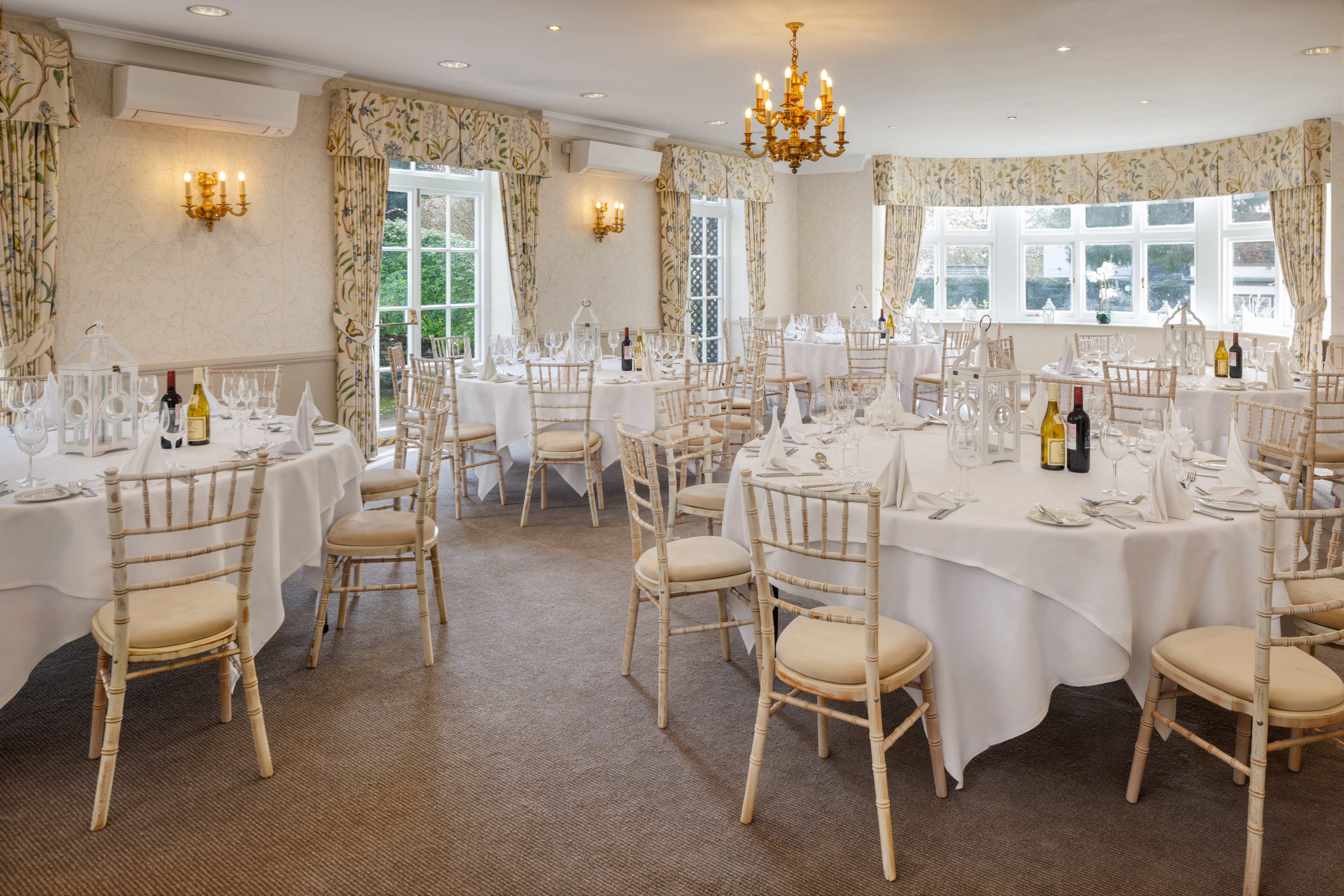 Garden Room Elegant White Dinner Setup